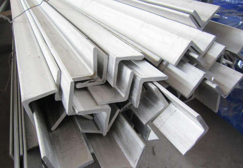 70 x 70 x 8 Steel Angle Iron