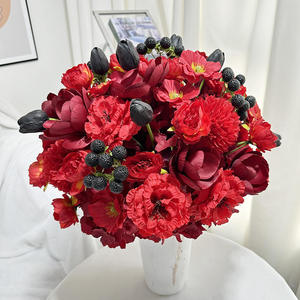 Ramo de Flores Rojas Románticas de Seda, Flores Artificiales Hechas a Mano de Alta Simulación para Decoración del Día de San Valentín - Product Image 1