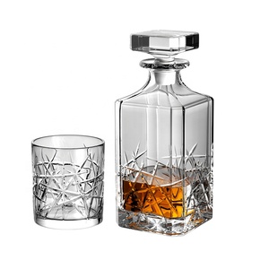 Decanter e set di <span class=keywords><strong>bicchieri</strong></span> per vino di alta qualità Decanter per Whisky 2 <span class=keywords><strong>bicchieri</strong></span> di Whisky intrecciati 2 XL cubetti di Whisky bottiglia di <span class=keywords><strong>Vodka</strong></span> in vetro - Product Image 2