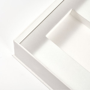 Boîte cadeau en carton blanc avec fermeture magnétique, en similicuir blanc FANXI, avec insert en mousse EVA - Product Image 3
