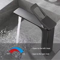 Mitigeur de lavabo en alliage de zinc à montage sur pont en chrome noir Gunmetal eau chaude et froide pour salle de bain d'appartement