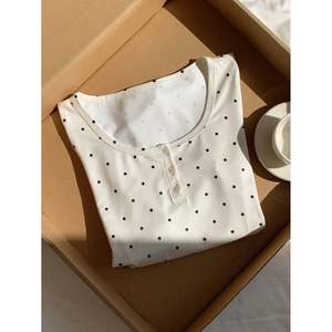 Pull côtelé à rayures Henley gris pour femmes - Product Image 1