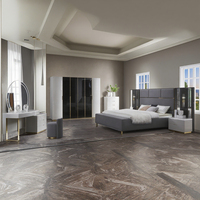 Ensemble de meubles de chambre à coucher modernes de luxe royal blanc avec lit king size et rangement en bois, idéal pour les chambres spacieuses