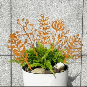 Macetas de mariposa pulidas, abejas de metal artificial, animales de perro inusuales, tu decoración ornamental verde para exteriores, estacas para jardín - Product Image 2