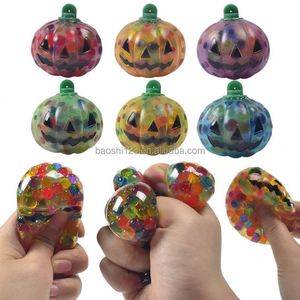 ของเล่นบีบฟักทองฮาโลวีนขนาดเล็ก บรรจุเม็ดบีด พร้อมพวงกุญแจ TPR ของเล่นบีบคลายเครียด ของเล่นบีบแก้เครียดเทศกาลผี - Product Image 1