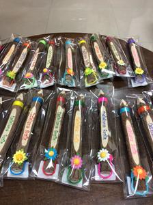 ดินสอไม้แกะสลักแบบคลาสสิก เป็นมิตรกับสิ่งแวดล้อม ทำด้วยมือ 100% จากไม้ตมะรุม ความยาว 17 ซม. จากประเทศไทย ของเล่น - Product Image 3