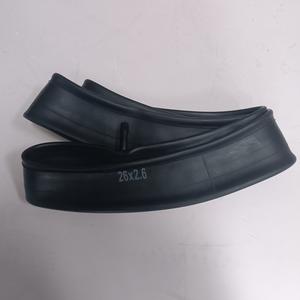 Chambre à air de vélo durable 22x3.00-3.50 avec valve Schrader, valve SV 40mm, équipement de cyclisme robuste pour VTT et vélos Fat Bike - Product Image 2