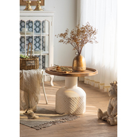 Tables basses rondes de dessus en bois massif de salon vintage rustique européen antique avec base en métal pour la maison