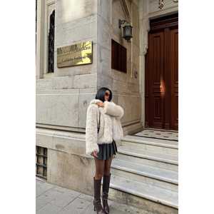 เสื้อโค้ทขนเฟอร์เทียมรุฟิน่าสีครีมสำหรับผู้หญิง - Product Image 1