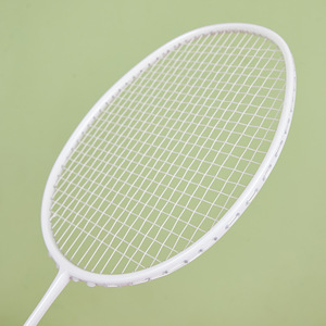 Raquette de <span class=keywords><strong>badminton</strong></span> Aidele en fibre de carbone intégrale légère, tissée en PU, 4U, supporte une tension élevée de 2228 LBS, entraînement professionnel modéré - Product Image 2