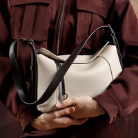 Sac à bandoulière de luxe pour femme en cuir véritable authentique avec deux sangles (poignée supérieure et bandoulière) et fermeture éclair