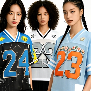 Ensemble deux pièces pour femme, style streetwear, avec motif numérique de baseball de haute qualité, comprenant un t-shirt à manches courtes et un short, collection 2026 - Product Image 1