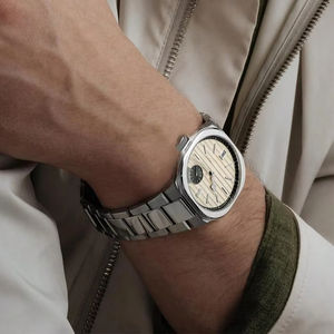 นาฬิกาควอตซ์แฟชั่นธุรกิจสำหรับผู้ชาย คุณภาพสูง ผลิตจากสแตนเลส พร้อมกลไกหางโจว รับทำโลโก้ตามสั่ง ขายส่งจากโรงงาน - Product Image 4