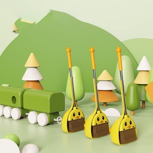 Set Scopa per Bambini DS3646 a Forma di Simpatica Paperella <span class=keywords><strong>Gialla</strong></span>, Gioco di Ruolo per Pulizie Domestiche, Mini Set Scopa e Paletta per Bambini - Product Image 4