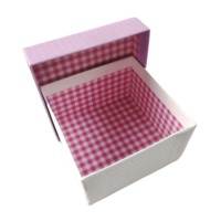 Boîte cadeau rigide personnalisée pour bijoux, en papier recyclable PPWR, avec ruban et logo gaufré