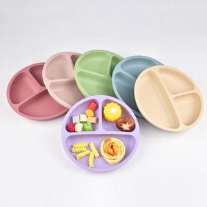 Assiette pour bébé en silicone de qualité alimentaire à 100 % avec base à ventouse, sans BPA, passe au micro-ondes et au lave-vaisselle, incassable, indispensable pour l'alimentation des tout-petits - Product Image 1