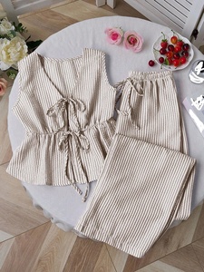 ชุดเซ็ต 2 ชิ้น เสื้อแขนกุดลายทางผูกเชือกและกางเกงขายาว สไตล์แฟชั่นฤดูร้อนสุดเซ็กซี่สำหรับใส่เดินเที่ยว - Product Image 5