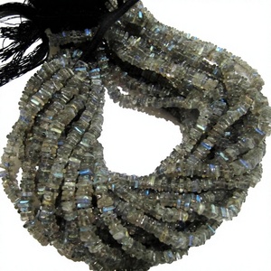 Cuentas de Labradorita Natural Azul Brillante de 4-6 mm, Corte Heishi, Forma Cuadrada, Hilo de 8 Pulgadas de Largo - Product Image 1