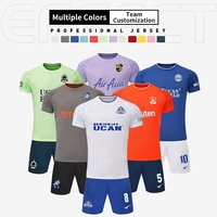 Ensemble d'uniformes de football personnalisés, maillot d'équipe professionnel en sublimation, kit d'entraînement de football respirant, service OEM personnalisé