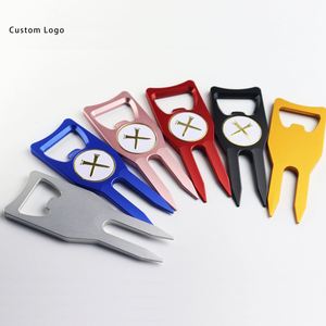 Outil de réparation de divots de golf personnalisé - Compact et portable, avec ouvre-bouteille et marqueur de balle pour les passionnés de sport - Product Image 1