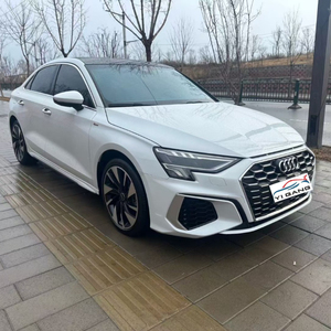 รถยนต์ออดี้ Q3 คอมแพคเอสยูวี รุ่น 35 TFSI ปี <span class=keywords><strong>2022</strong></span> ดีไซน์หรูหราทันสมัย มือสอง เครื่องยนต์เบนซิน พวงมาลัยซ้าย เบาะหนัง - Product Image 3