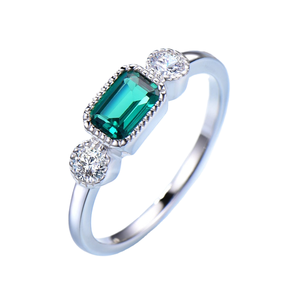 Bague de Fiançailles de Luxe pour Femme en Argent Sterling 925, Sertie de Zircon Vert Émeraude Taille Brillant et Diamants Latéraux, 3 Pierres - Product Image 1