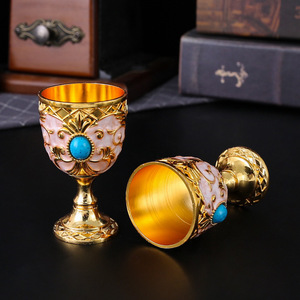 Juego de Vino de Lujo Vintage, Estilo Palacio Europeo, Decantador y Copas de Vino, Juego de Vino Exquisito con Relieve de Aleación - Product Image 4