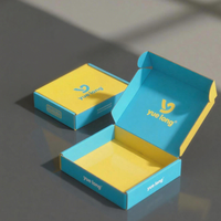 Boîte en carton d'emballage de luxe de haute qualité, imprimée en plusieurs couleurs CMYK, personnalisée pour les vêtements