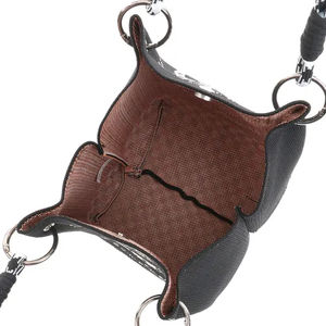 Bolso de Mano Cuadrado de Poliéster Tejido con Diseño Único, Duradero, Plegable e Impermeable, con Patrón de Rosas Blancas y Negras, con Correa de Cadena para Uso Diario - Product Image 2