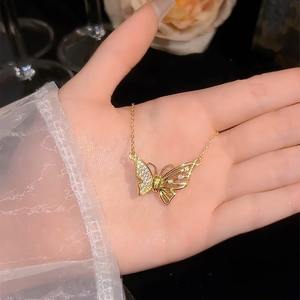 Dames Roestvrijstalen Ketting Met Magnetische Vlindersluiting Niet-Aanslag Verguld Diamant Parel Zirkoon Ingelegde Kraag - Product Image 1