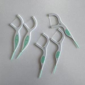 2 em 1 Picaretas do fio <span class=keywords><strong>dental</strong></span>, implantes Bridge Flosser <span class=keywords><strong>Floss</strong></span> Sticks Cintas ortodônticas Picaretas do fio <span class=keywords><strong>dental</strong></span> - Product Image 1