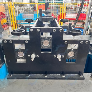 เครื่องขึ้นรูปเหล็กเพอร์ลินอัตโนมัติเต็มรูปแบบ HAUAN ควบคุมด้วย PLC พร้อมระบบเกียร์และลูกปืน แรงดันไฟฟ้า 380V กำลังไฟ 25.5KW ตัดและเรียงซ้อนอัตโนมัติ - Product Image 4