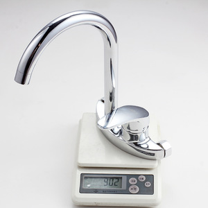 Robinet de cuisine mural à poignée unique, noyau en céramique de 15 cm, rotation à 360 degrés, style contemporain - Product Image 2