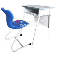 Mobilier scolaire à hauteur réglable ensemble de chaises de bureau pour étudiant unique bord lisse en forme de triangle pour une utilisation en classe