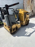 Compacteur routier d'occasion CAT CB14B, mini-compacteur routier à double tambour d'occasion CAT CB14B