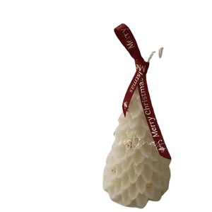<span class=keywords><strong>Velas</strong></span> Aromáticas de Cera de Soja Hechas a Mano con Forma de Árbol de Navidad para Crear un Ambiente Festivo en el Hogar, la Oficina o como Regalo - Product Image 5