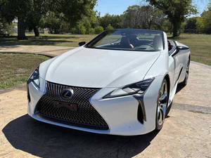 2021 LC 500 คอนเวอร์ทิเบิล เบาะหนัง ระบบปรับอากาศอัตโนมัติ วิทยุ กล้องมองหลัง ไฟหน้า LED ซันรูฟด้านซ้าย 8 - Product Image 4