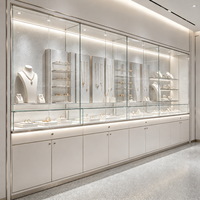 Vitrine de présentation personnalisée pour bijouterie, design intérieur de style luxueux et étoilé pour la vente de bijoux