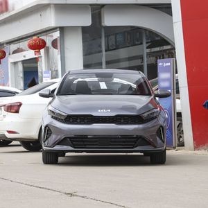 <span class=keywords><strong>Kia</strong></span> K3 2024, Precio Económico, Edición Confort, Gasolina, Automático, Volante a la Izquierda, Auto Usado - Product Image 2