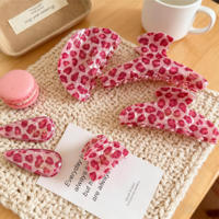 Nouvelle conception, pince à cheveux vintage en PVC à imprimé léopard rose pour femmes, accessoires pour cheveux en stock