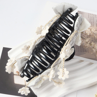 Barrette à cheveux alligator en tissu gris avec nœud en dentelle et pompon, pour queue de cheval, accessoire capillaire décontracté pour femme