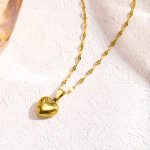 Conjunto de Joyería de Moda para Mujer, Acero Inoxidable, Oro de 18k, Collar con Colgante de Corazón, Aretes y Pulsera - Product Image 2