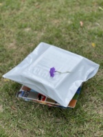 11*16.5 pouces (28*42CM) 100% nouveau matériau blanc couleur Poly sac d'expédition étanche à l'eau auto-adhésif Mailer sacs d'expédition