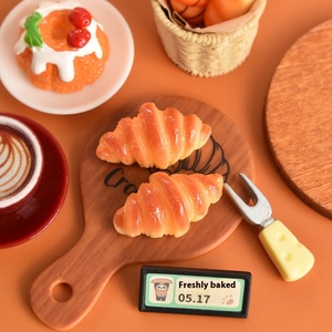 Cartoon Pizza Tray Bread Plate Resin Hand-painted Irregular Shape DIY Jewelry Accessory Eco-Friendly <b>Miniature</b> Food Play Doll - Product Image 3