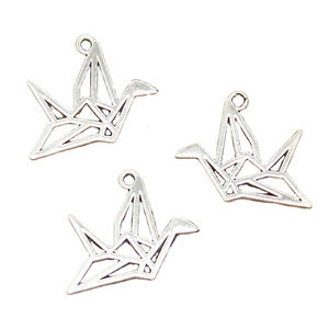 Charmes <span class=keywords><strong>origami</strong></span> papier grues 23x29mm Antique couleur argent pendentifs faisant bricolage à la main tibétain trouver des bijoux - Product Image 1