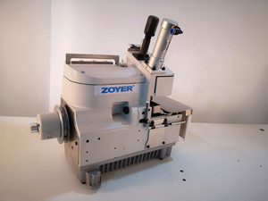 Máquina <span class=keywords><strong>de</strong></span> <span class=keywords><strong>Coser</strong></span> Industrial <span class=keywords><strong>Overlock</strong></span> ZY700XB-10/15/20 <span class=keywords><strong>Tipo</strong></span> 700 para Colchones <span class=keywords><strong>de</strong></span> Trabajo Pesado - Product Image 5