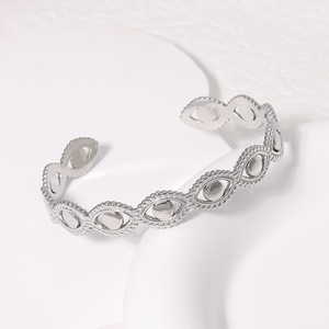 Pulsera Minimalista Personalizada con Ojos para Mujer, de Acero Inoxidable, que No se Deslustra, Estilo Urbano, con Apertura - Product Image 3