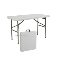 Table pliante rectangulaire en plastique de haute qualité Cantine et mobilier scolaire modernes pour la salle à manger et l'extérieur