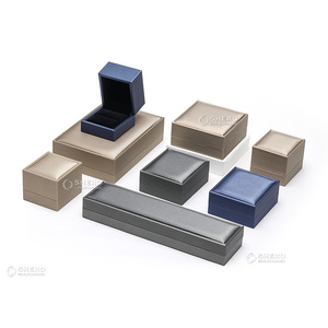 Bán Buôn Đồ Trang Sức Hộp Quà Tặng PU Da Tùy Chỉnh Bangle Vòng Đeo Tay Mặt Dây Chuyền Bông Tai Vòng Cổ Hộp Đồ Trang Sức Bao Bì Hộp - Product Image 1