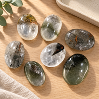 Pierre de méditation en quartz fantôme vert poli de 5-6 cm pour la guérison, la décoration et la collection de cristaux
